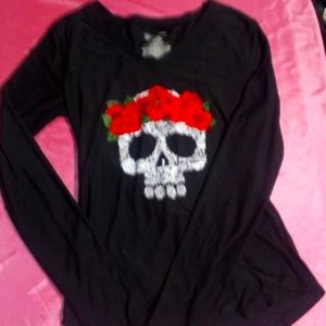 Womens long-sleeved non-slip skull n roses shirt